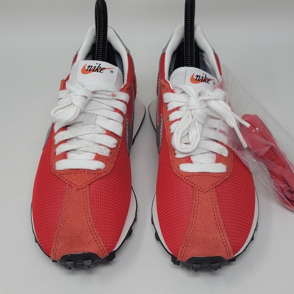 Nike Women's LD-1000 Shoes  University Red/ Metallic Silver HF3227-600 Size 6 - Picture 6 of 11